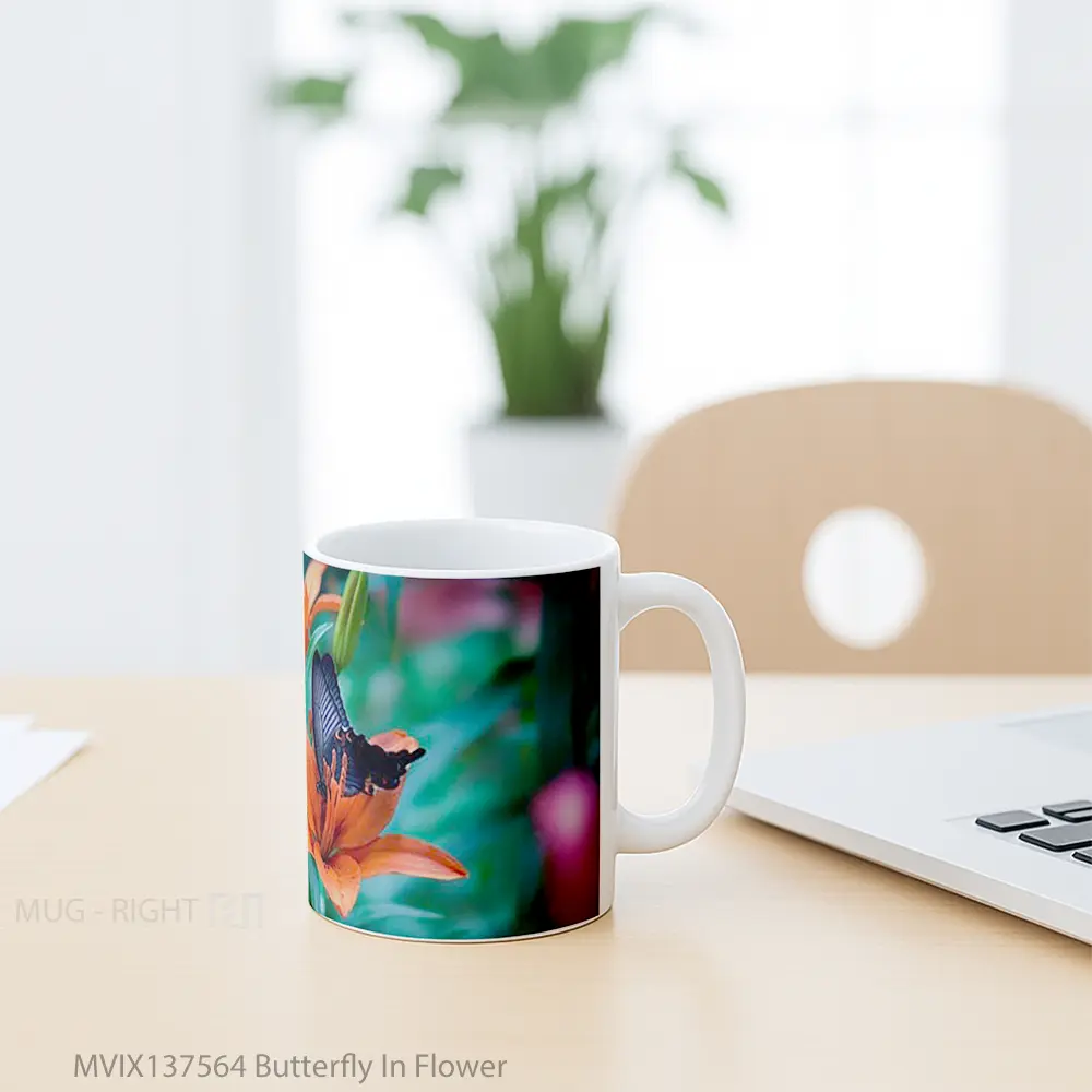 Mug Butterfly In Flower Gelas Hewan Lucu - All-side / Desain