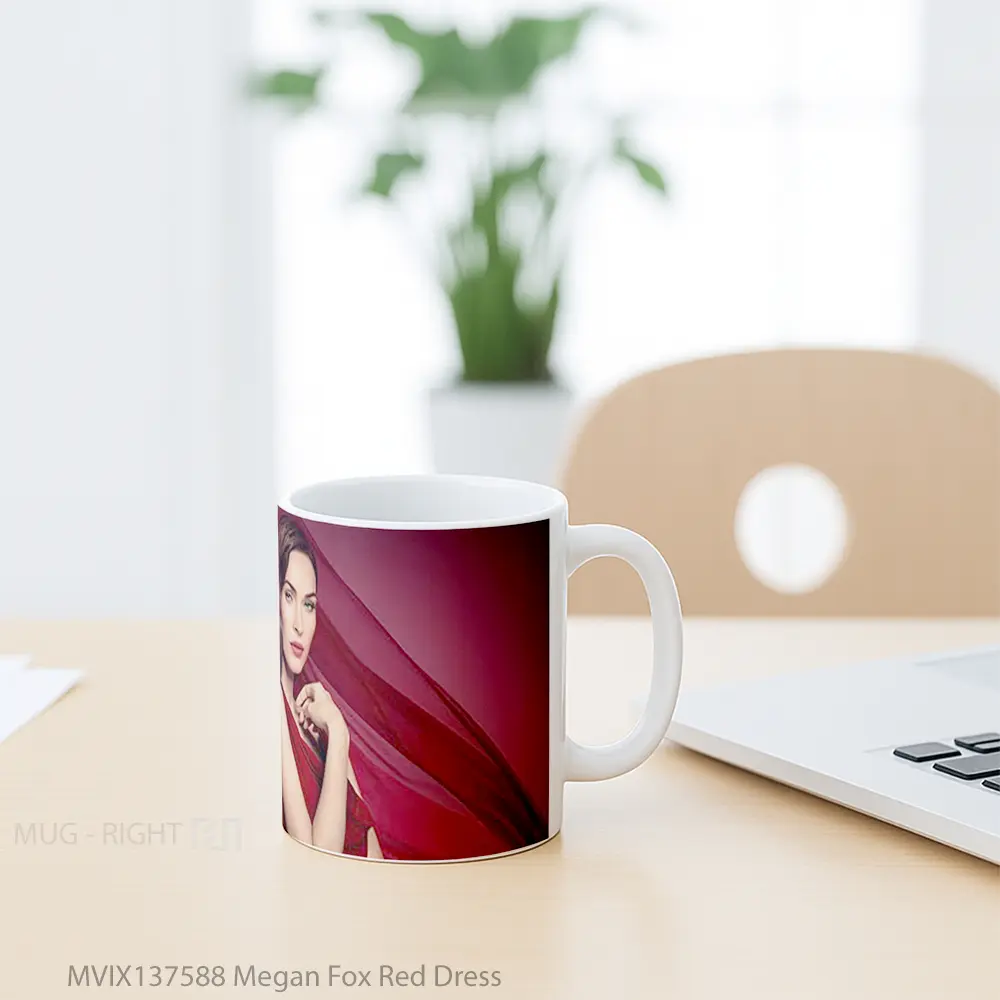 Mug Megan Fox Red Dress Gelas Selebriti - All-side / Desain