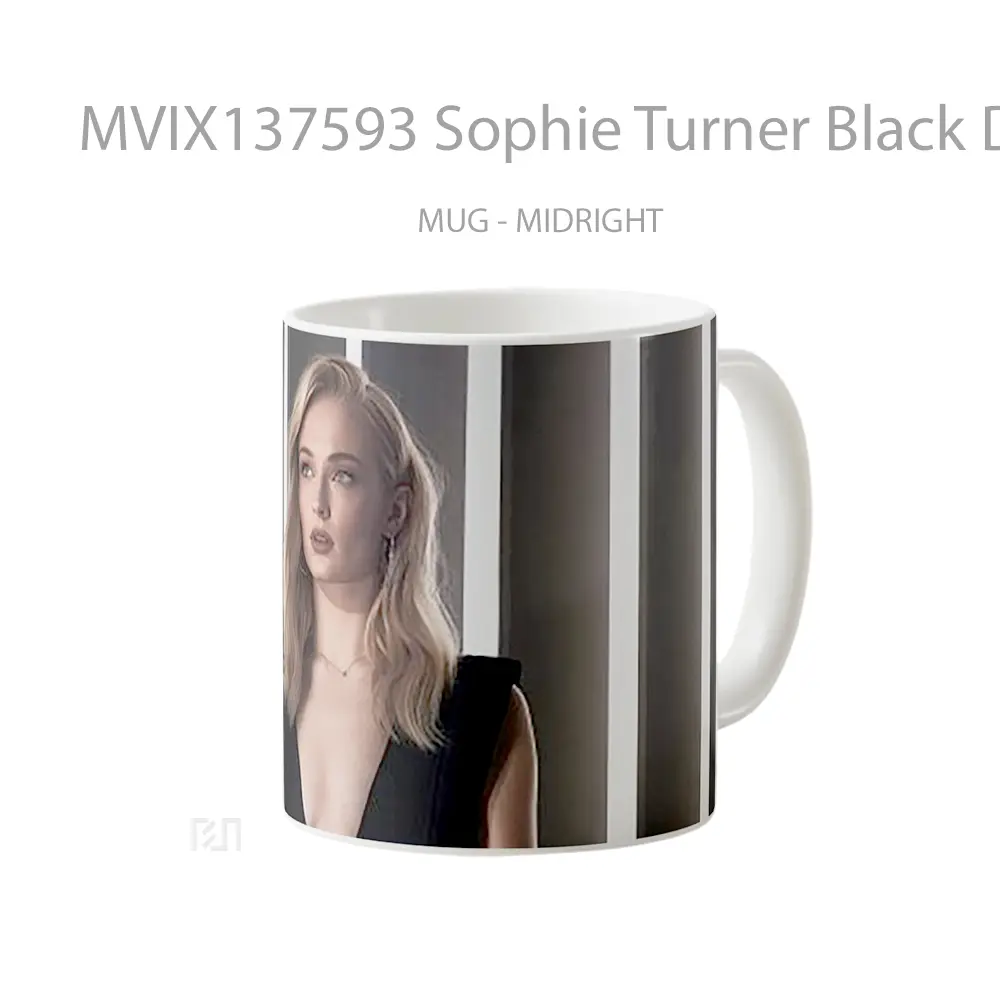 Mug Sophie Turner Black Dress Gelas Keramik Unik - All-side / Desain