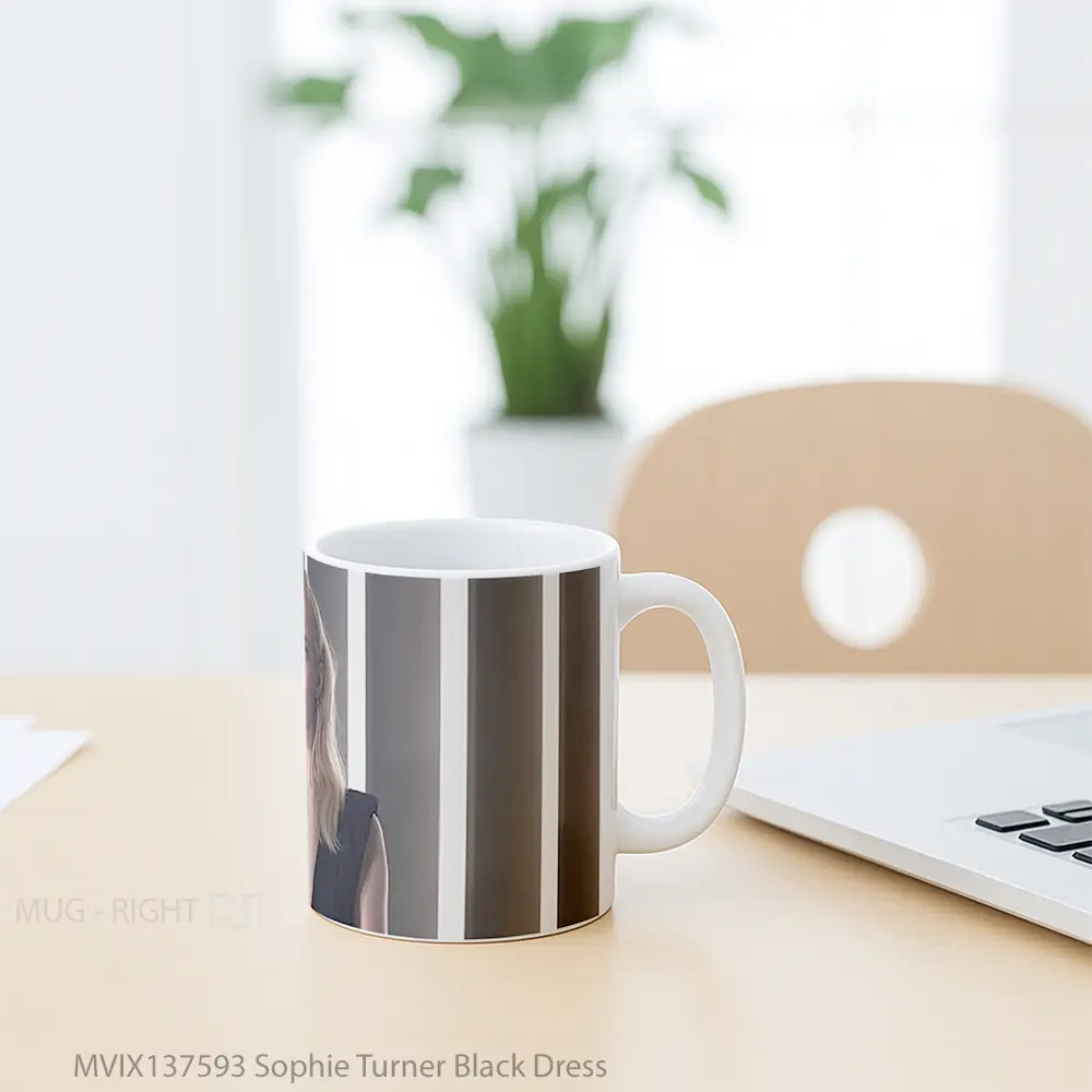 Mug Sophie Turner Black Dress Gelas Keramik Unik - All-side / Desain