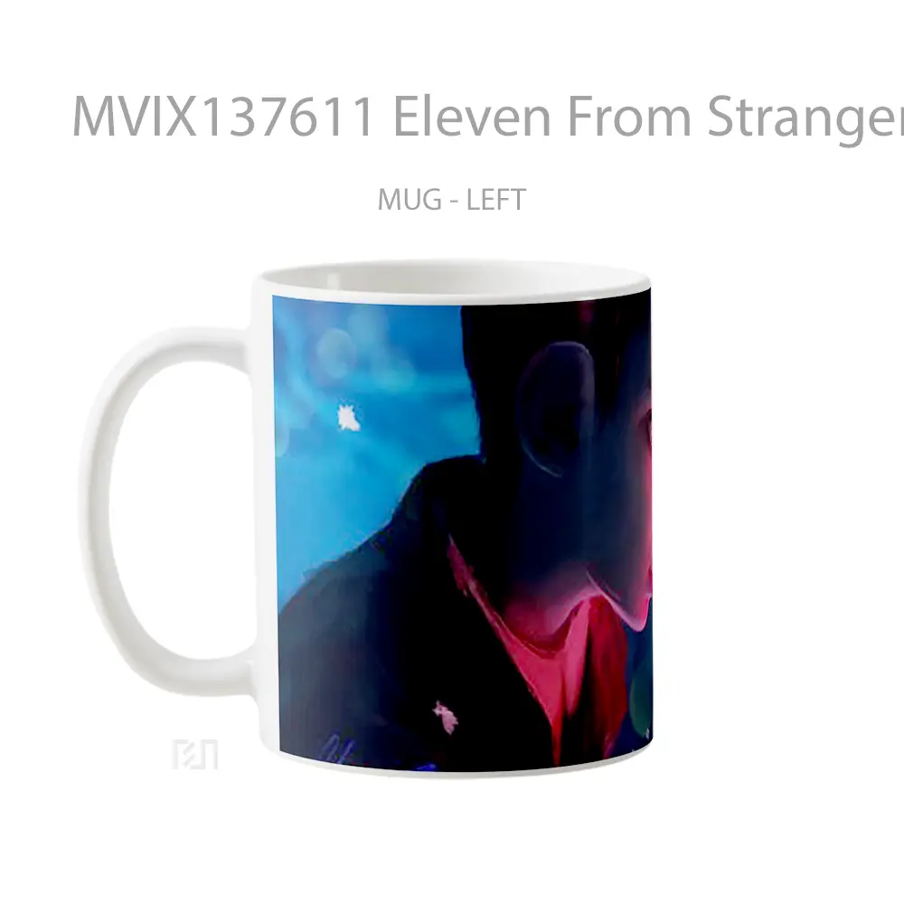 Mug Eleven From Stranger Things Looking At A Light Gelas Keramik Unik - All-side / Desain