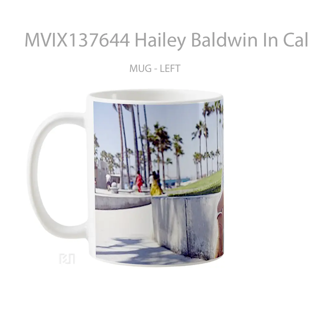 Mug Hailey Baldwin In California Gelas Keramik Unik - All-side / Desain