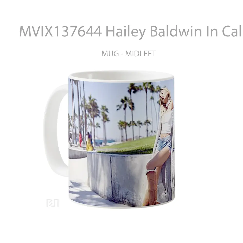 Mug Hailey Baldwin In California Gelas Keramik Unik - All-side / Desain