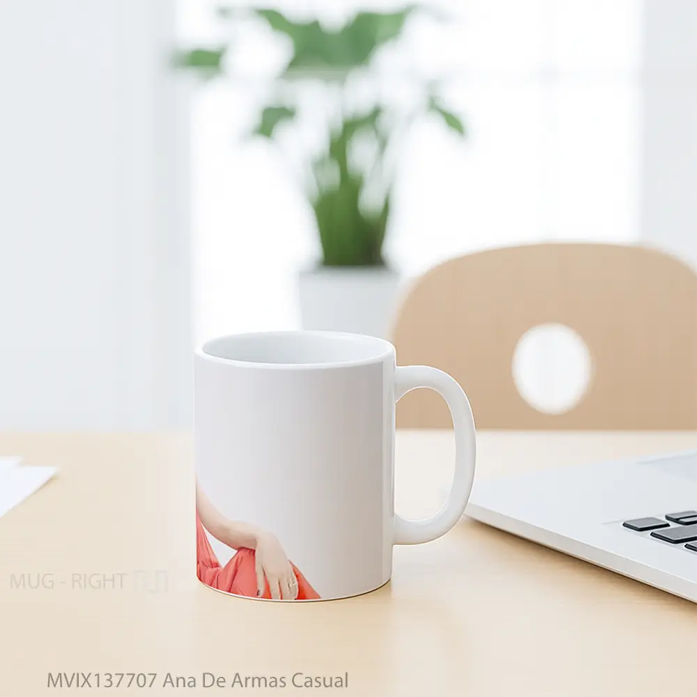 Mug Ana De Armas Casual Gelas Keramik Unik - All-side / Desain