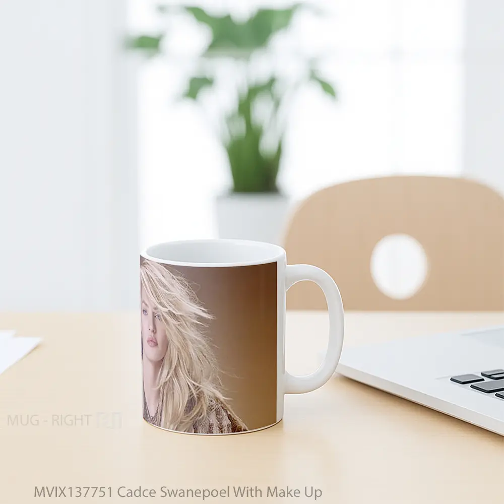 Mug Cadce Swanepoel With Make Up Gelas Keramik Unik - All-side / Desain