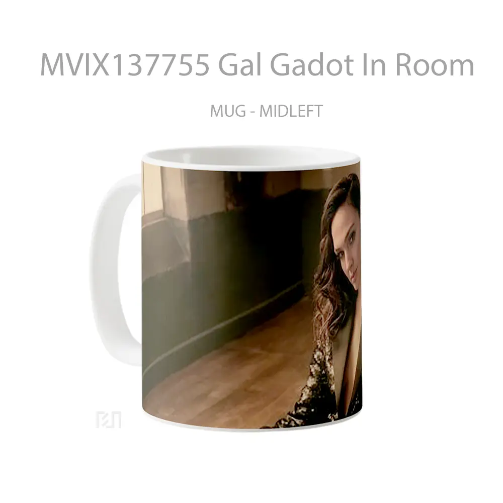 Mug Gal Gadot In Room Gelas Selebriti - All-side / Desain