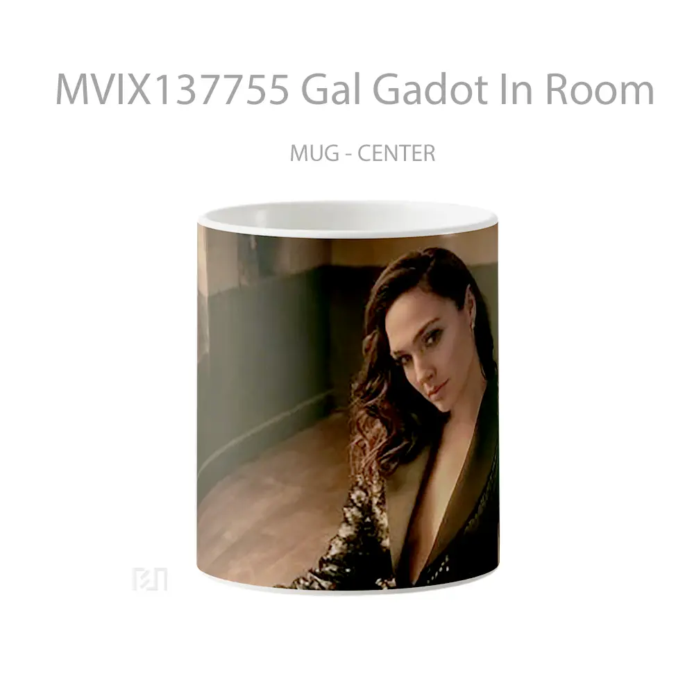 Mug Gal Gadot In Room Gelas Selebriti