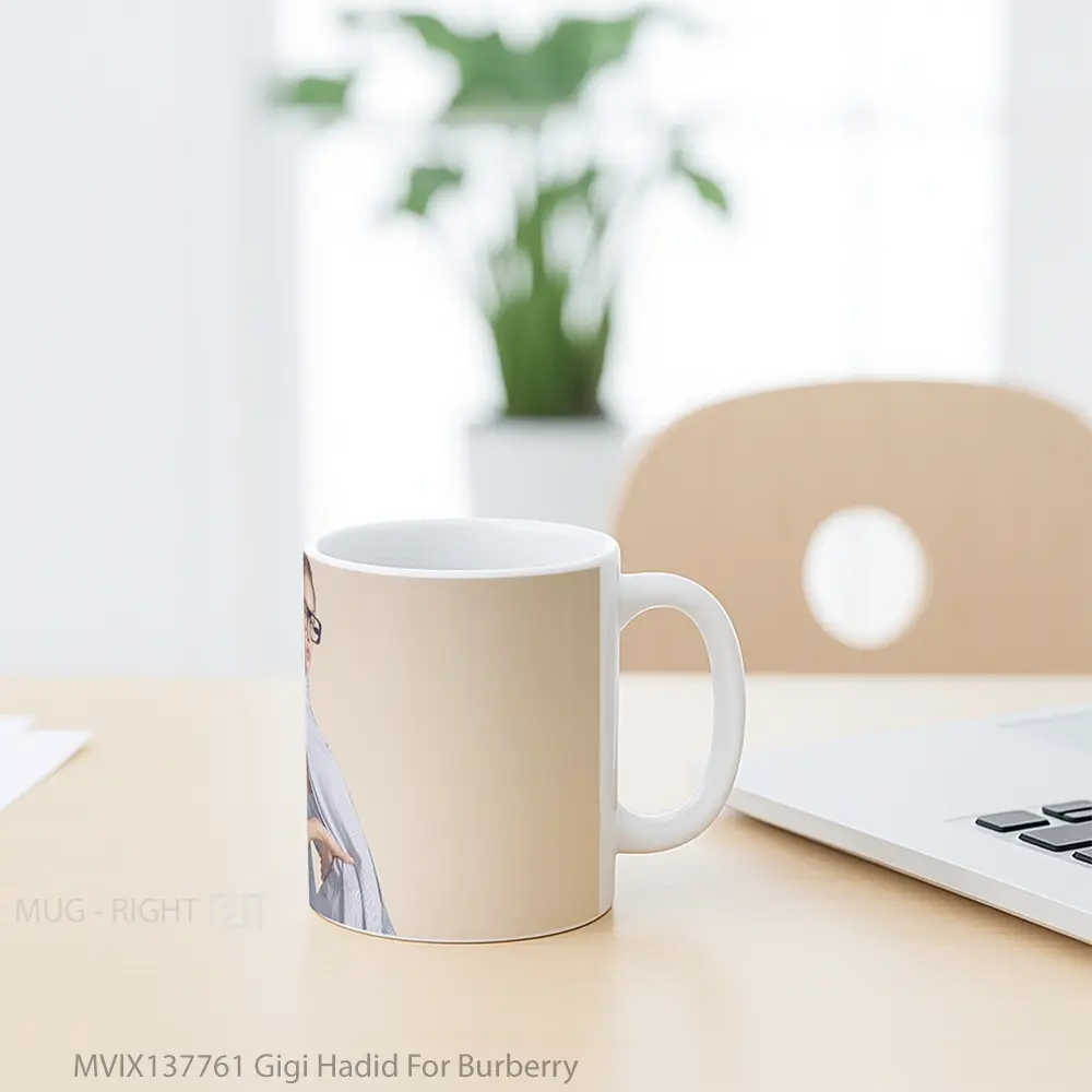 Mug Gigi Hadid For Burberry Gelas Keramik Unik - All-side / Desain