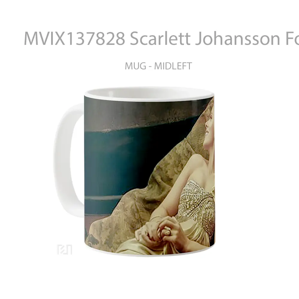 Mug Scarlett Johansson For Vanity Fair Gelas Selebriti - All-side / Desain