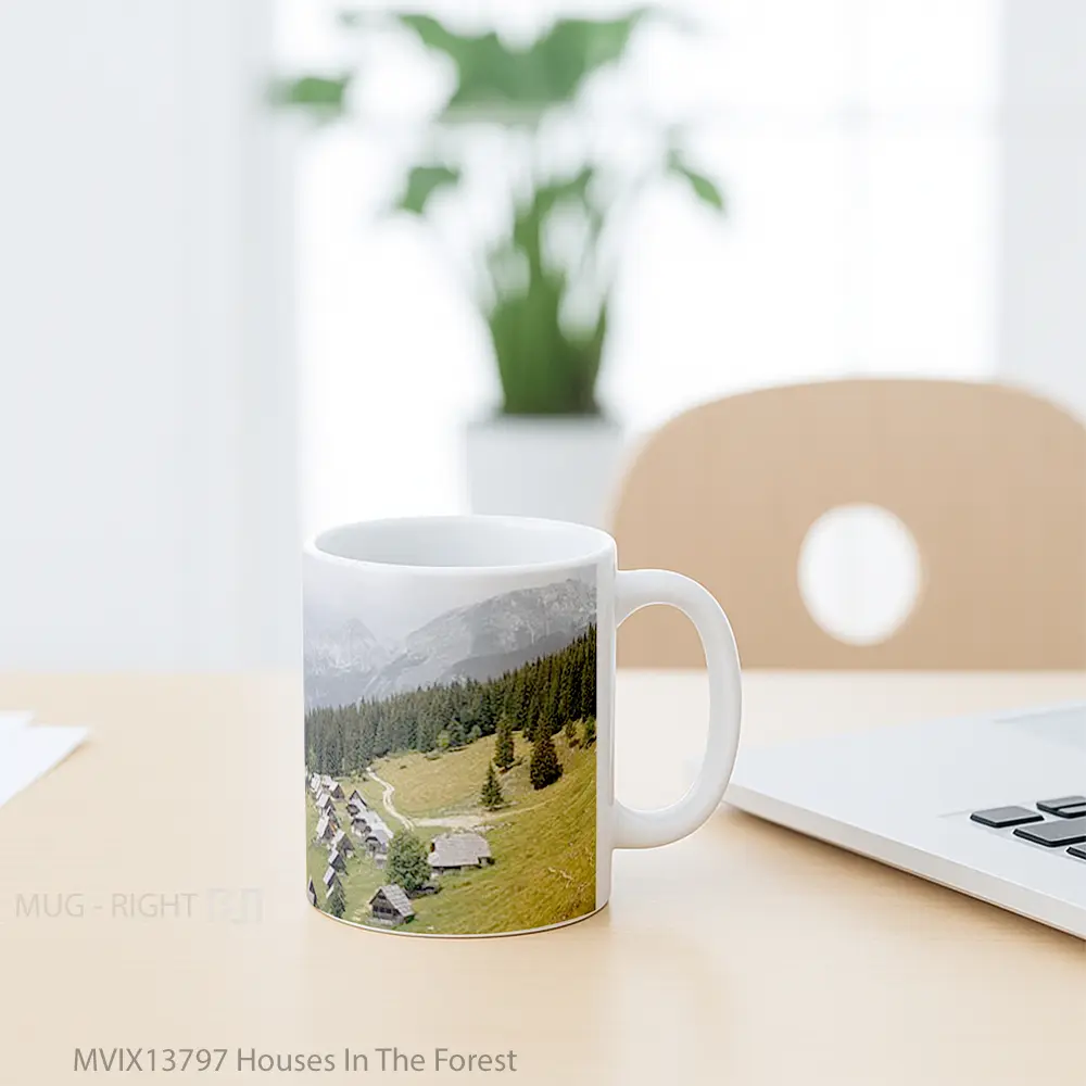 Mug Houses In The Forest Gelas Pemandangan Alam - All-side / Desain