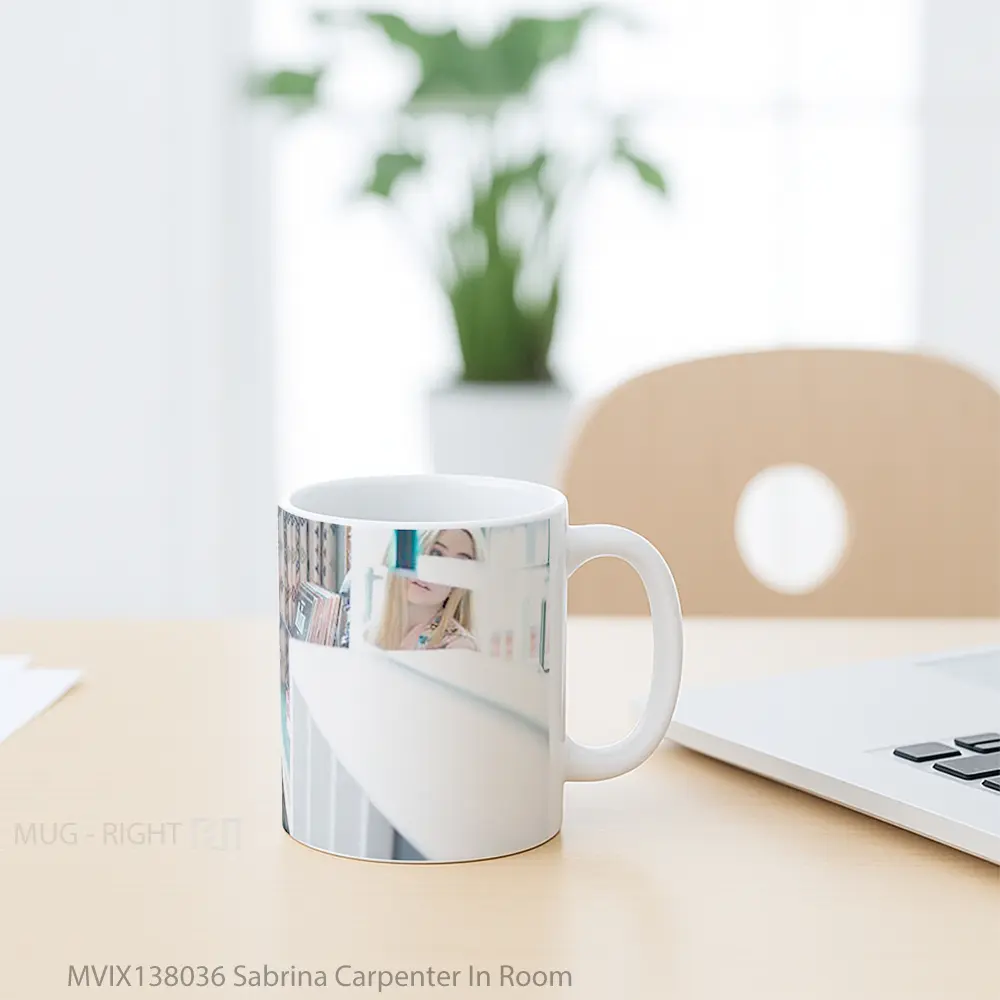 Mug Sabrina Carpenter In Room Gelas Keramik Unik - All-side / Desain