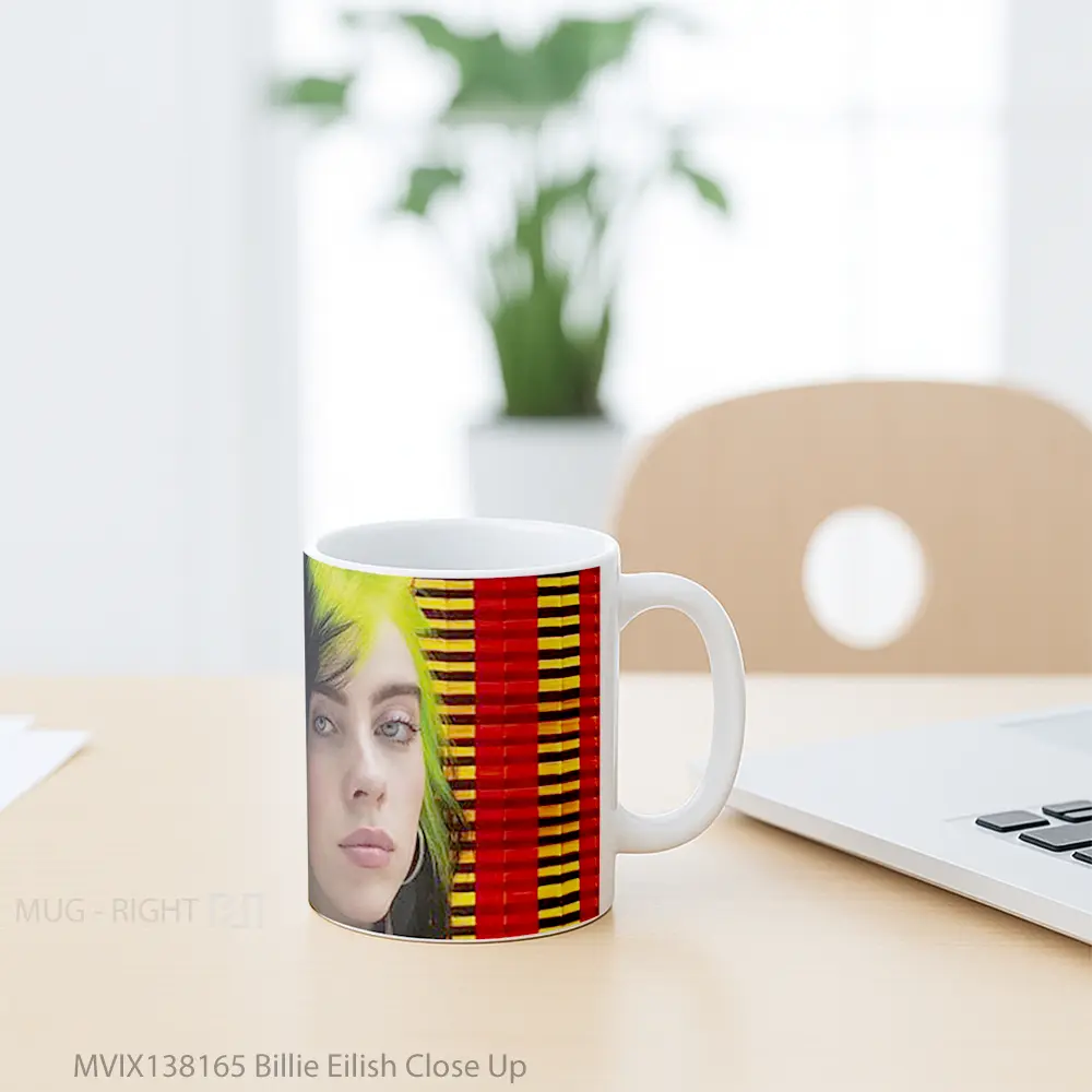 Mug Billie Eilish Close Up Gelas Selebriti - All-side / Desain