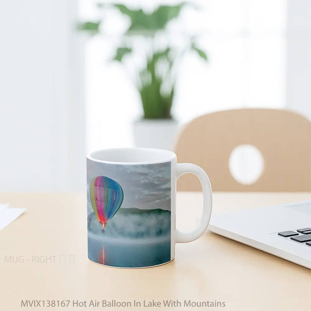 Mug Hot Air Balloon In Lake With Mountains Gelas Pemandangan Alam - All-side / Desain