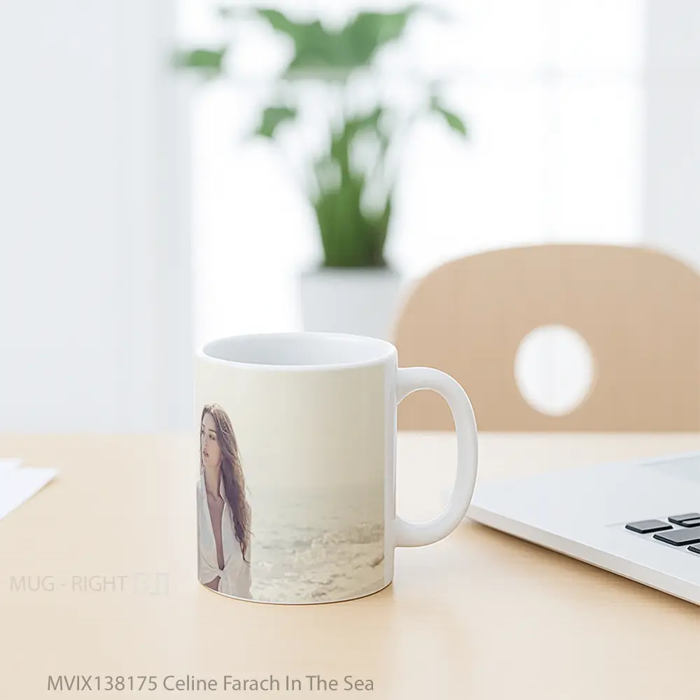 Mug Celine Farach In The Sea Gelas Pemandangan Alam - All-side / Desain