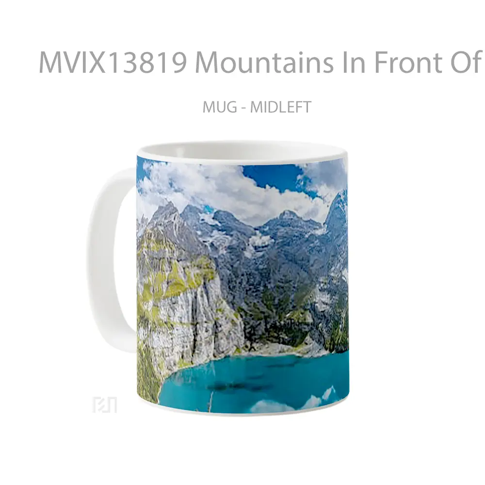 Mug Mountains In Front Of Lake Gelas Pemandangan Alam - Tampak Tengah