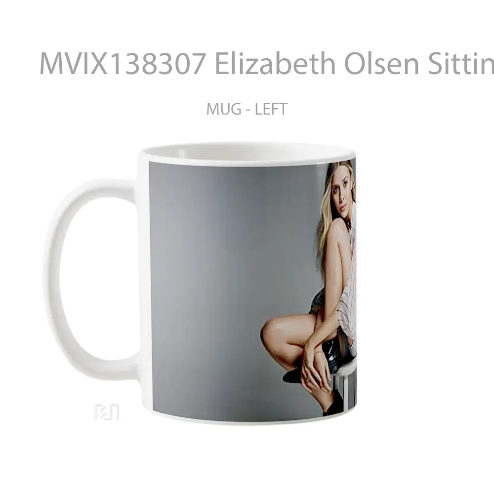 Mug Elizabeth Olsen Sitting Down Gelas Keramik Unik - All-side / Desain
