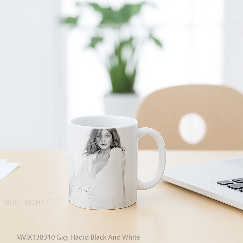 Mug Gigi Hadid Black And White Gelas Keramik Unik - All-side / Desain