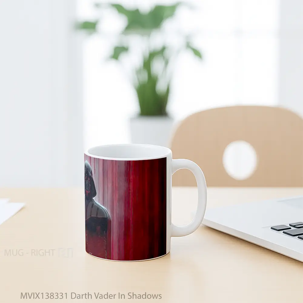 Mug Darth Vader In Shadows Gelas Star Wars - All-side / Desain