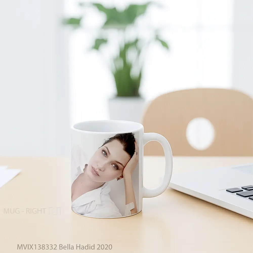 Mug Bella Hadid 2020 Gelas Keramik Unik - All-side / Desain