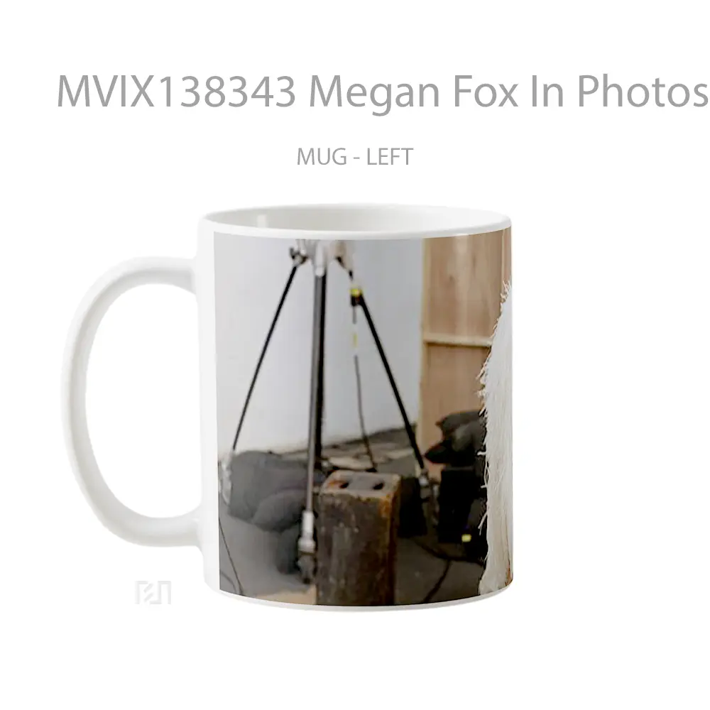 Mug Megan Fox In Photoshoot Gelas Selebriti - All-side / Desain