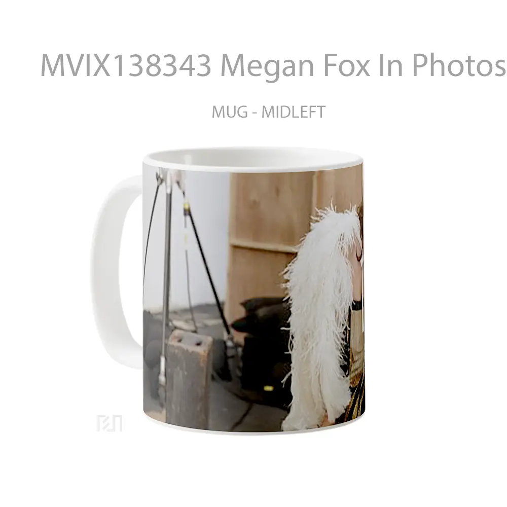 Mug Megan Fox In Photoshoot Gelas Selebriti - All-side / Desain