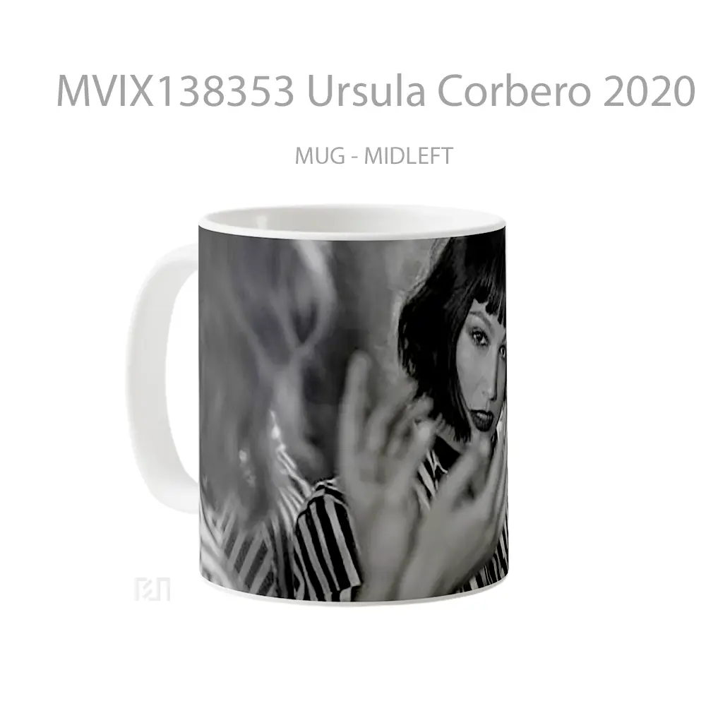 Mug Ursula Corbero 2020 Gelas Keramik Unik - All-side / Desain