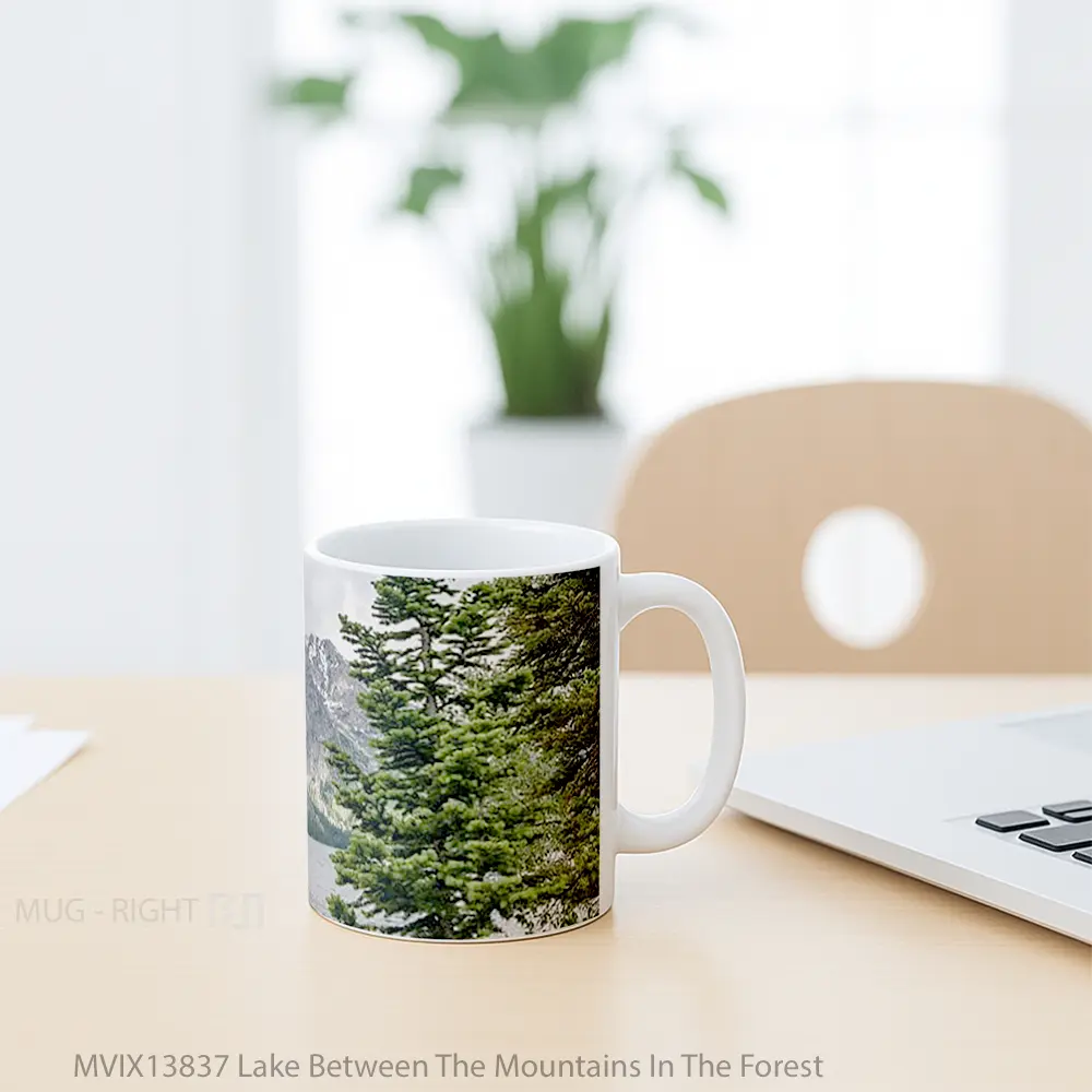Mug Lake Between The Mountains In The Forest Gelas Pemandangan Alam - All-side / Desain