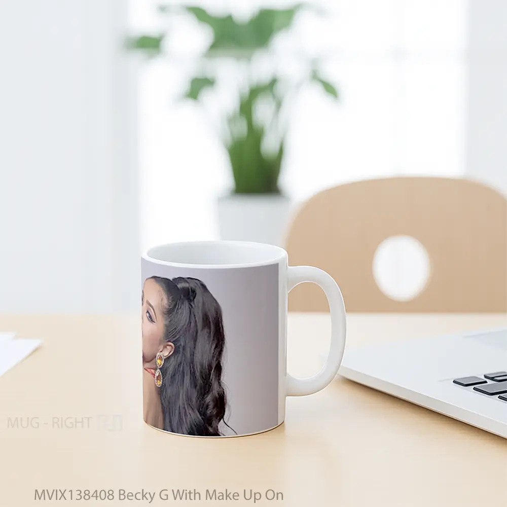 Mug Becky G With Make Up On Gelas Keramik Unik - All-side / Desain