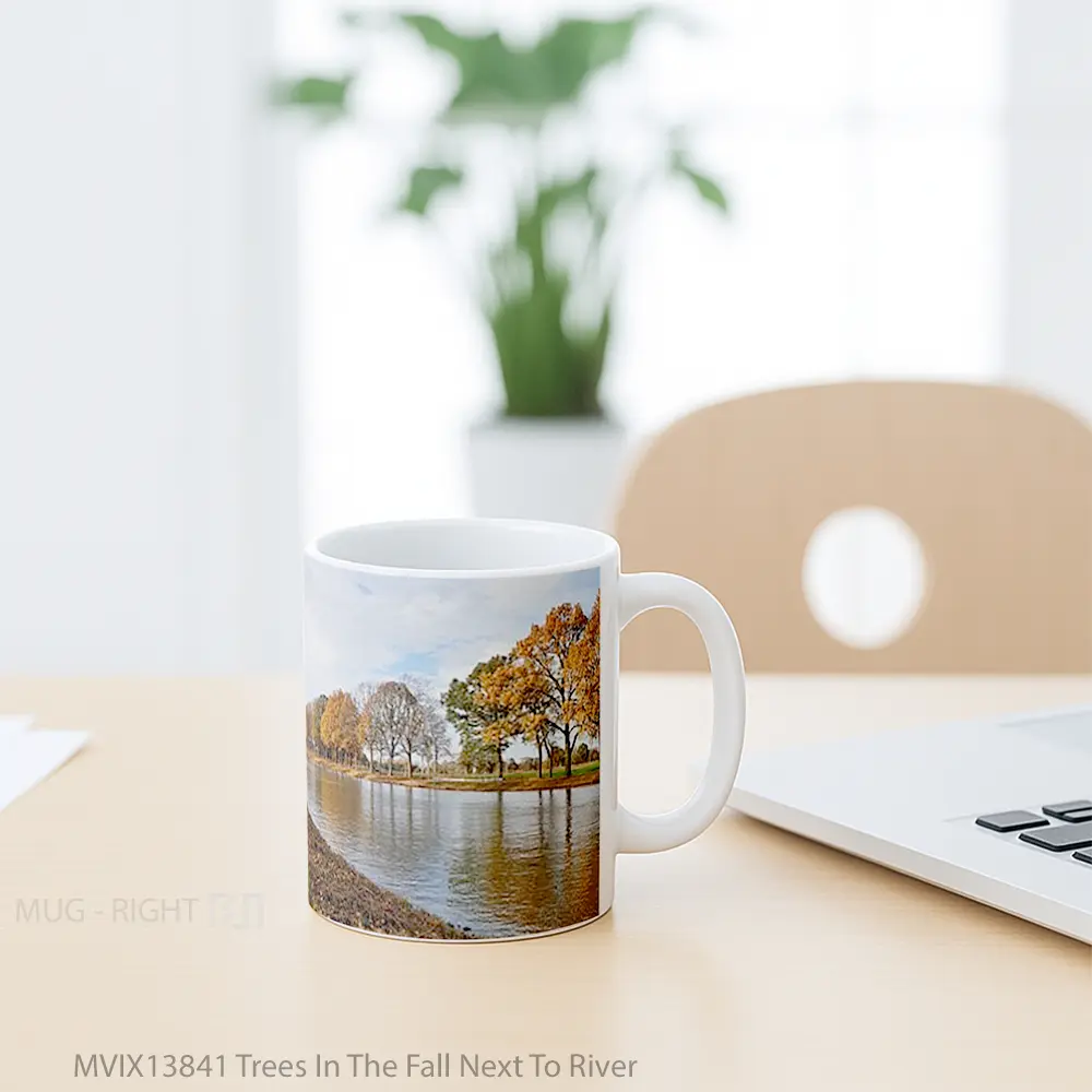 Mug Trees In The Fall Next To River Gelas Pemandangan Alam - All-side / Desain
