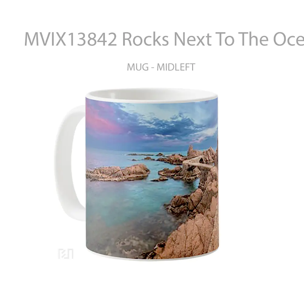 Mug Rocks Next To The Ocean At Sunset Gelas Pemandangan Alam - All-side / Desain