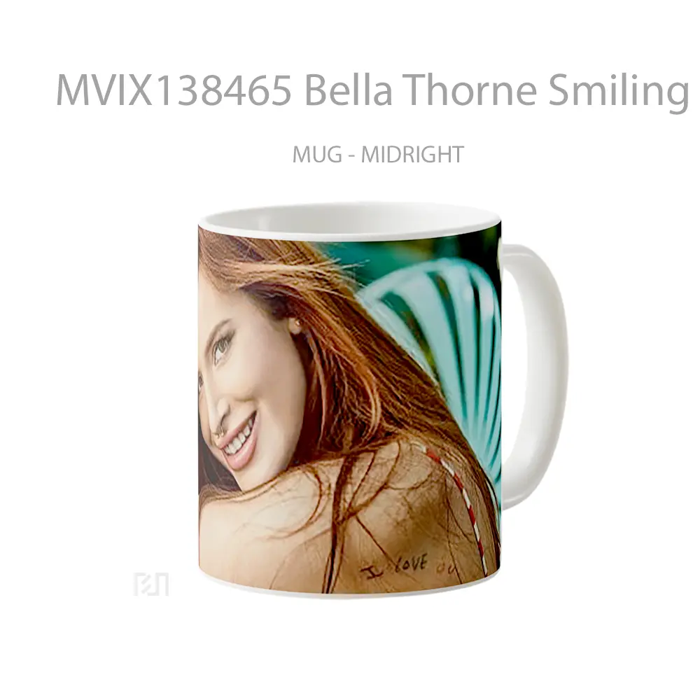Mug Bella Thorne Smiling Gelas Keramik Unik - All-side / Desain