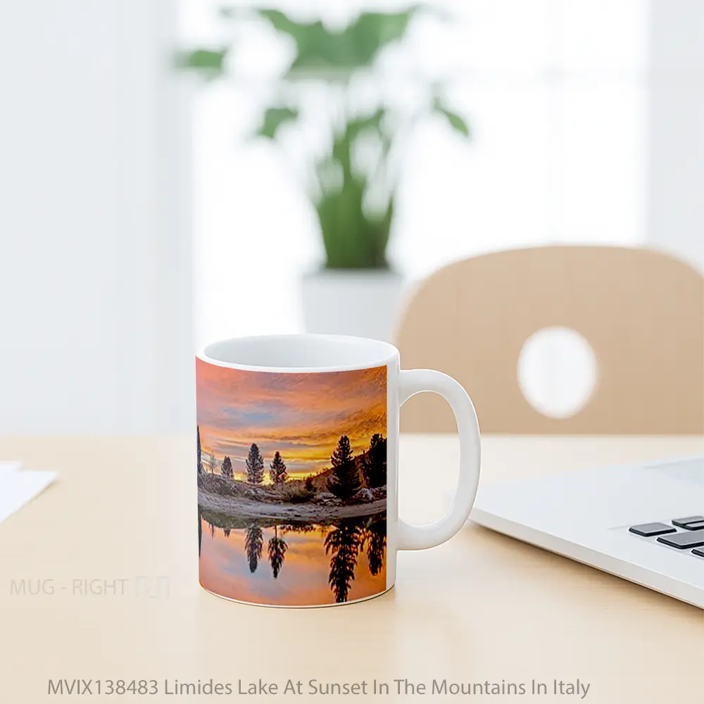 Mug Limides Lake At Sunset In The Mountains In Italy Gelas Pemandangan Alam - All-side / Desain
