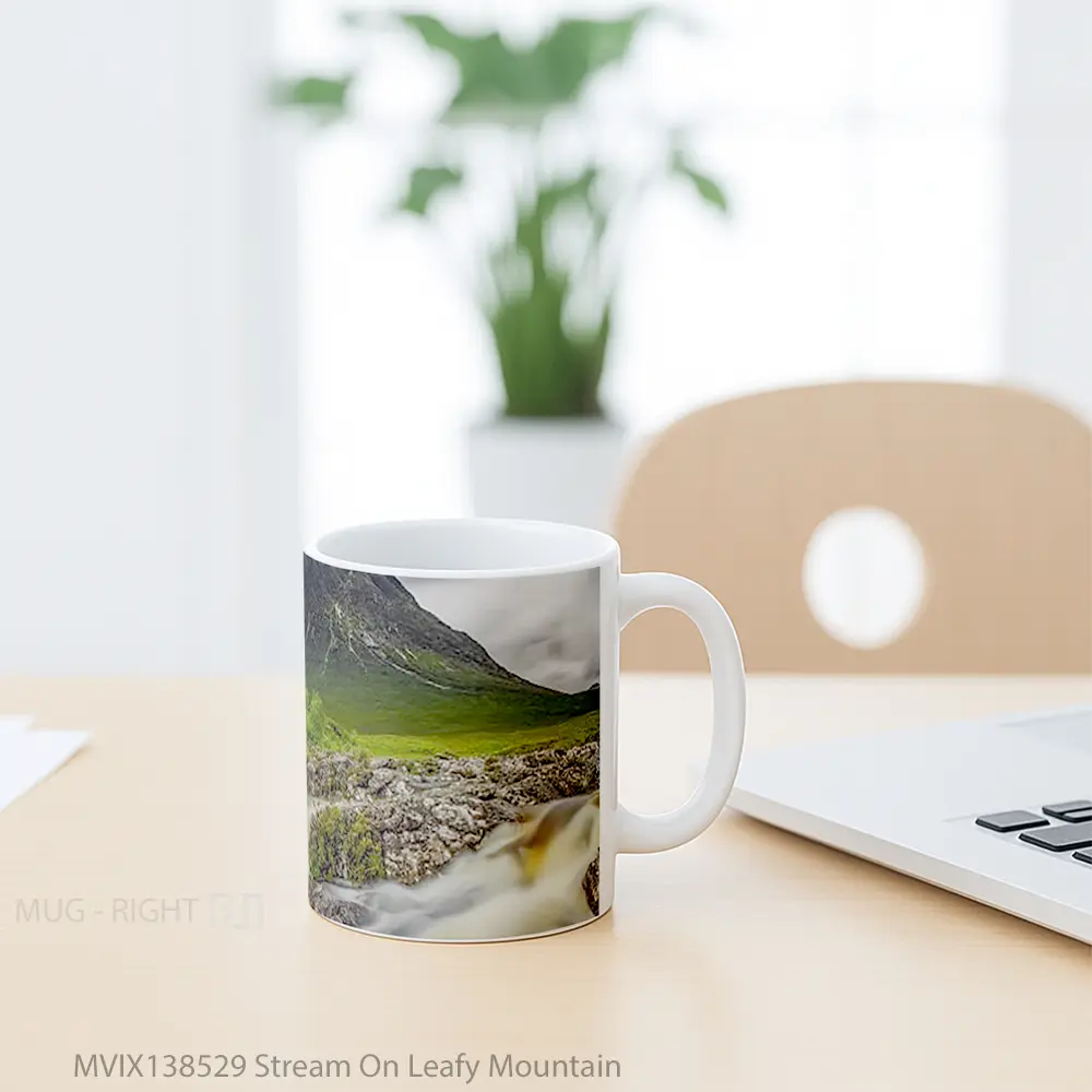 Mug Stream On Leafy Mountain Gelas Pemandangan Alam - All-side / Desain
