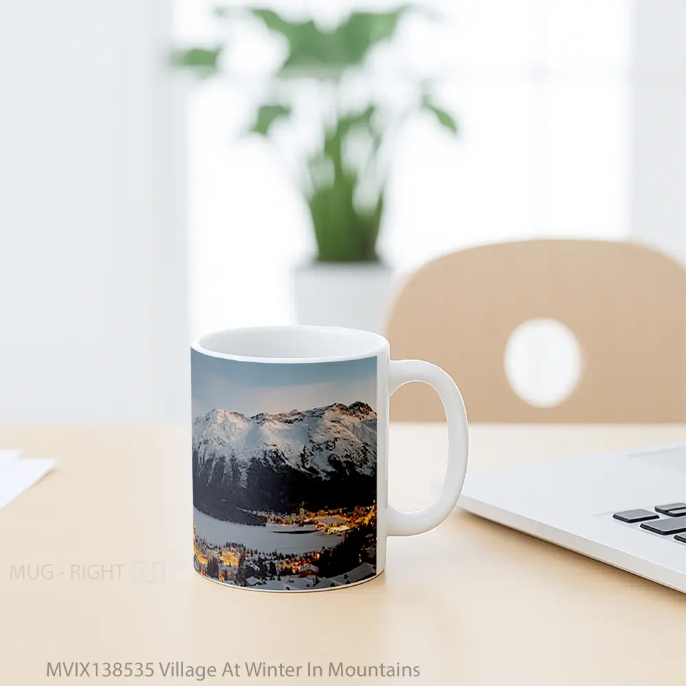 Mug Village At Winter In Mountains Gelas Pemandangan Alam - All-side / Desain