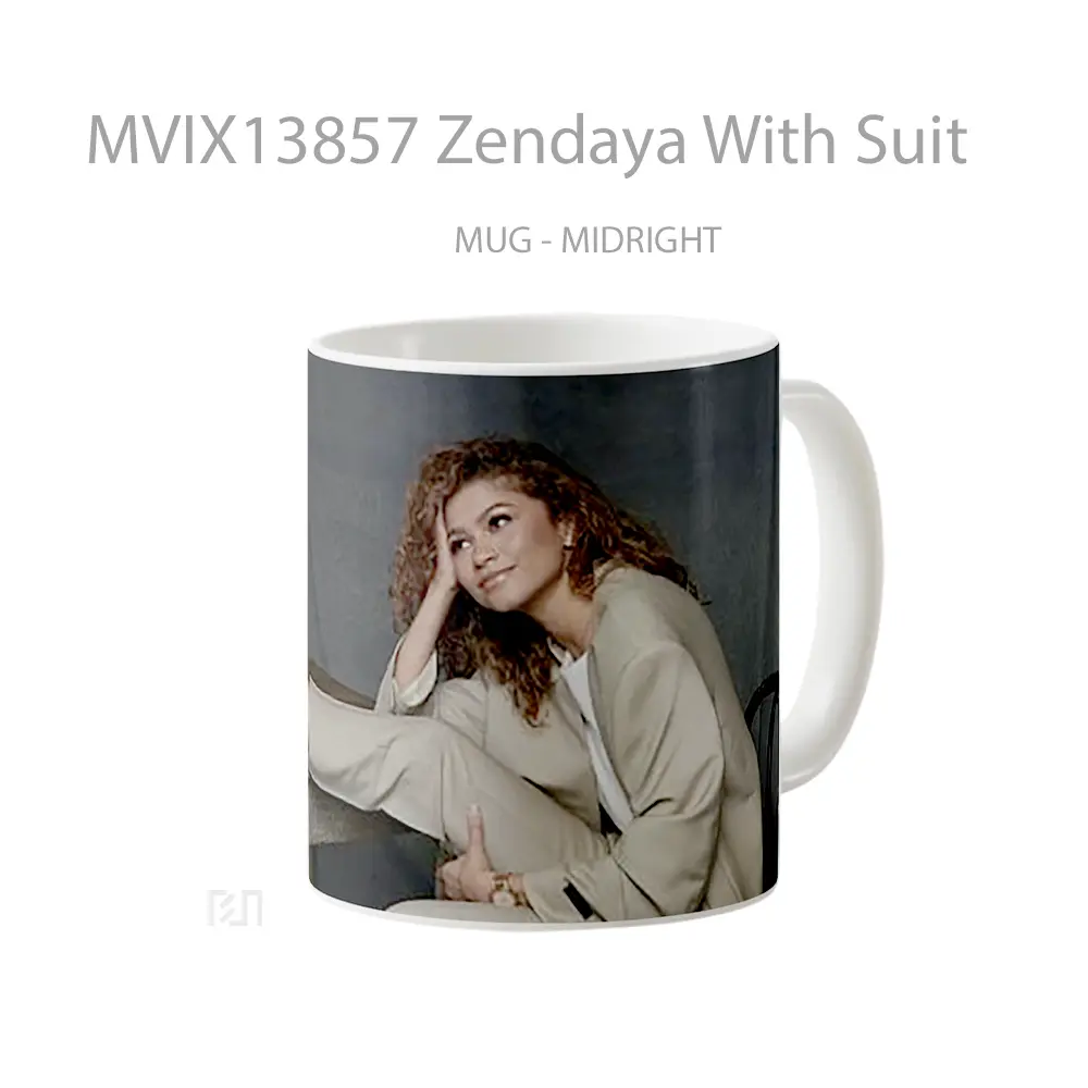 Mug Zendaya With Suit Gelas Selebriti - All-side / Desain