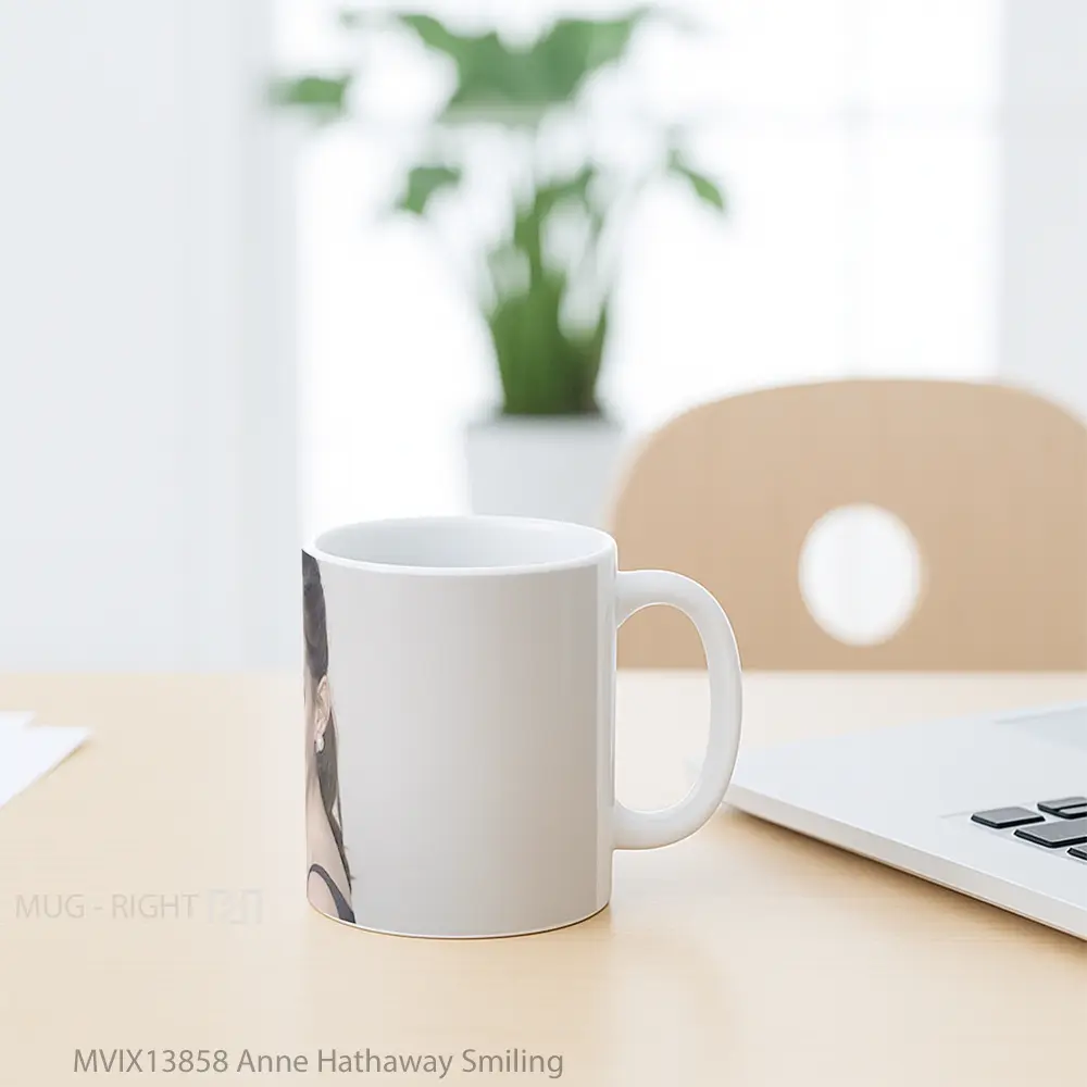 Mug Anne Hathaway Smiling Gelas Selebriti - All-side / Desain