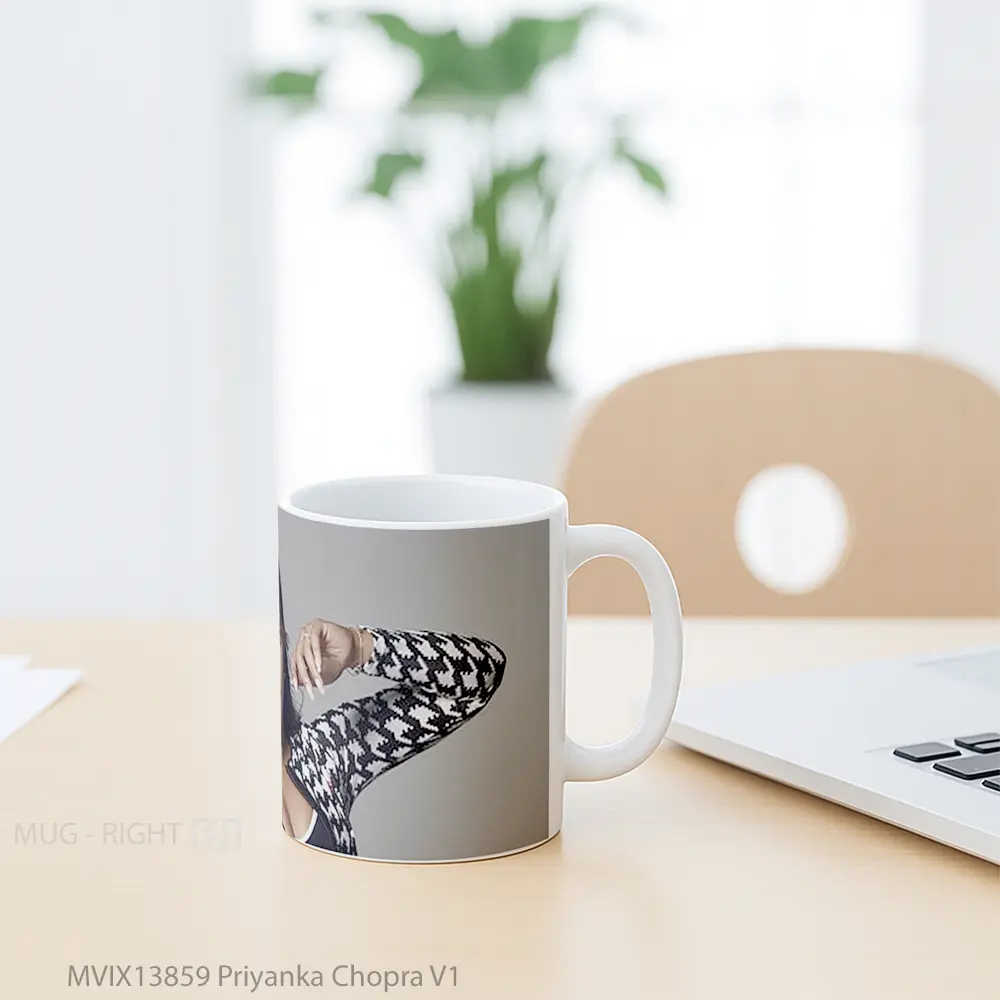 Mug Priyanka Chopra V1 Gelas Keramik Unik - All-side / Desain