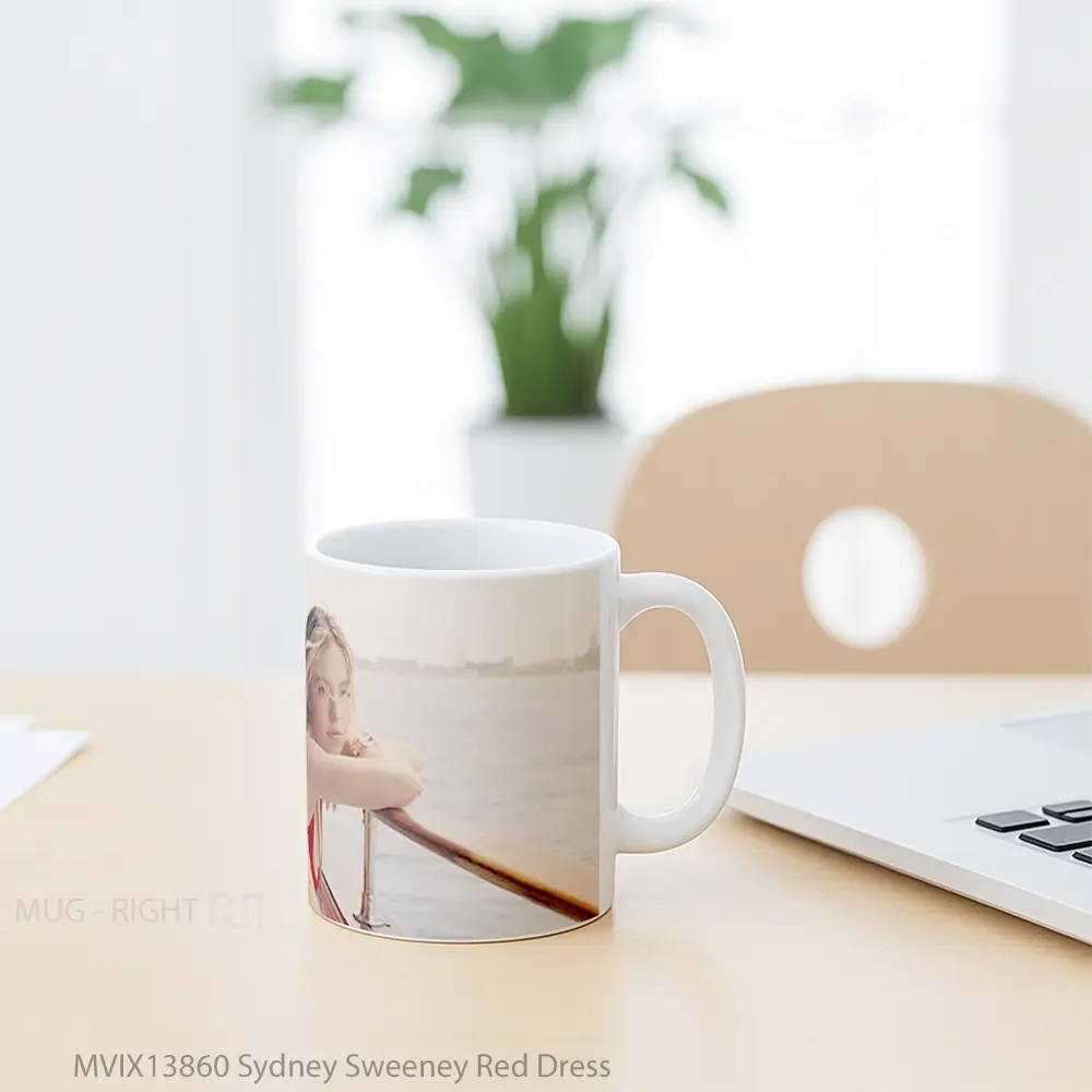 Mug Sydney Sweeney Red Dress Gelas Keramik Unik - All-side / Desain