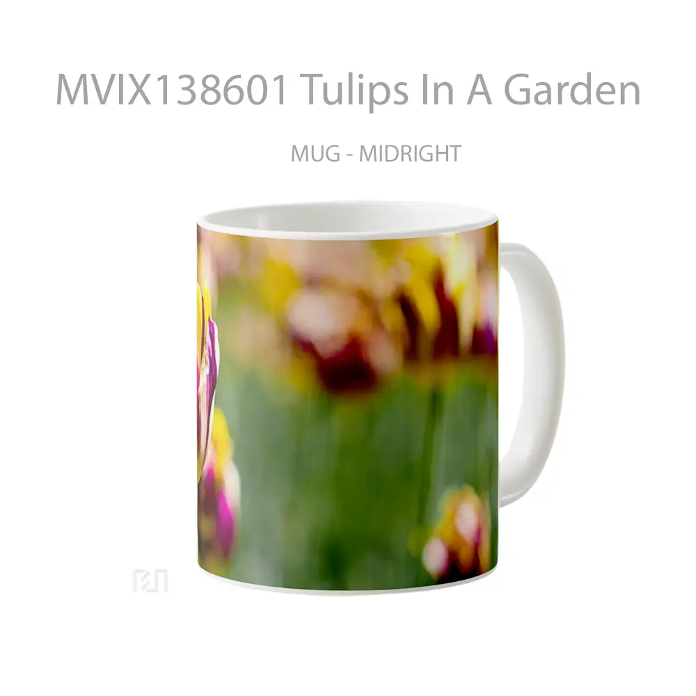 Mug Tulips In A Garden Gelas Pemandangan Alam - All-side / Desain