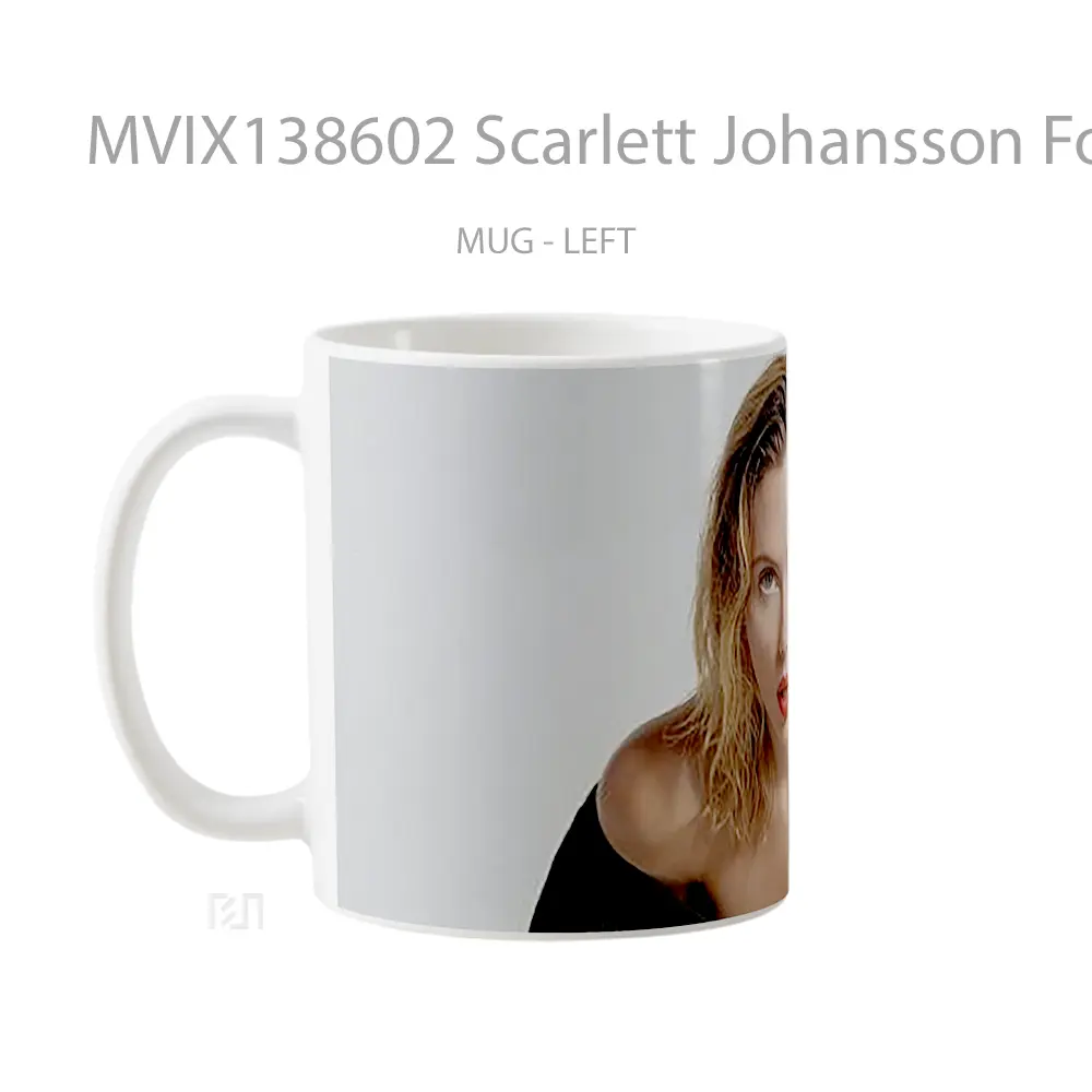 Mug Scarlett Johansson For Vanity Fair 2020 Gelas Selebriti - All-side / Desain