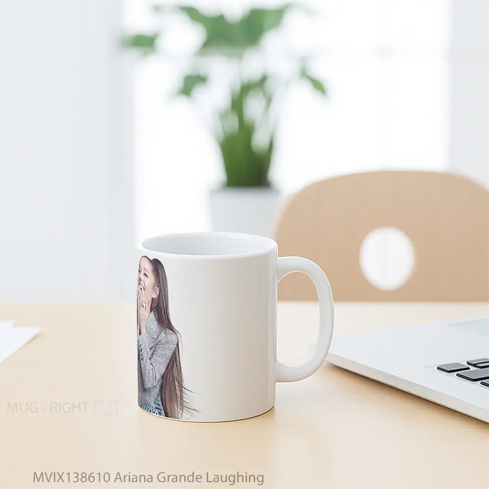 Mug Ariana Grande Laughing Gelas Selebriti - All-side / Desain