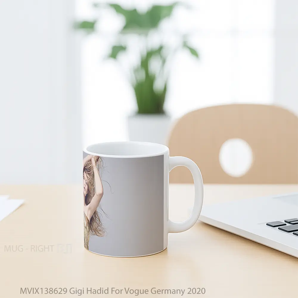 Mug Gigi Hadid For Vogue Germany 2020 Gelas Keramik Unik - All-side / Desain