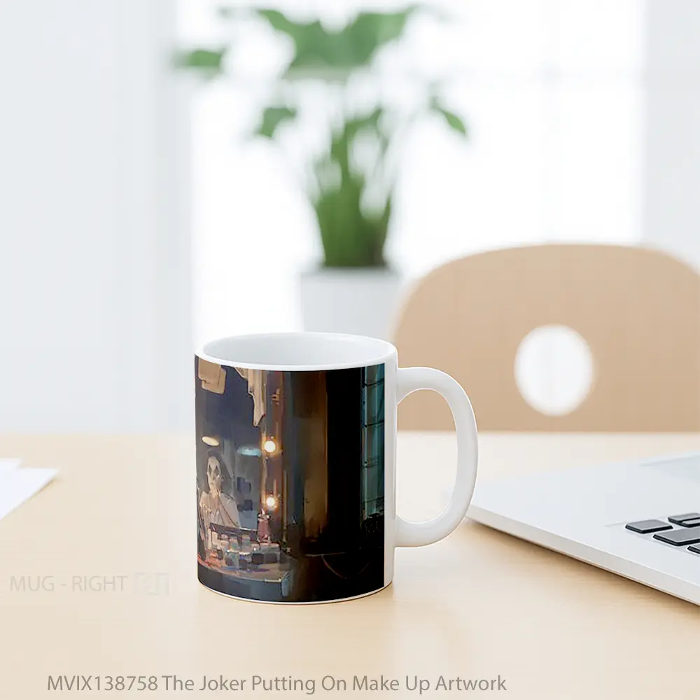 Mug The Joker Putting On Make Up Artwork Gelas Superhero - All-side / Desain