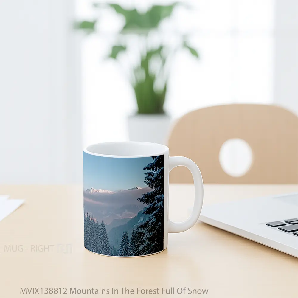 Mug Mountains In The Forest Full Of Snow Gelas Pemandangan Alam - All-side / Desain