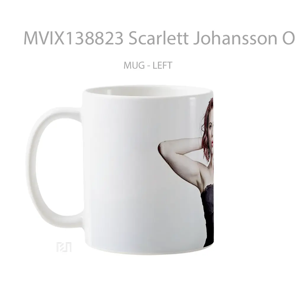 Mug Scarlett Johansson On Black Dress Gelas Selebriti - All-side / Desain