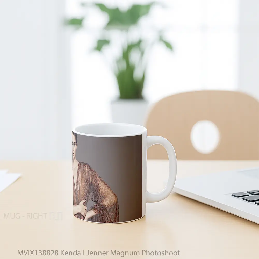 Mug Kendall Jenner Magnum Photoshoot Gelas Selebriti - All-side / Desain