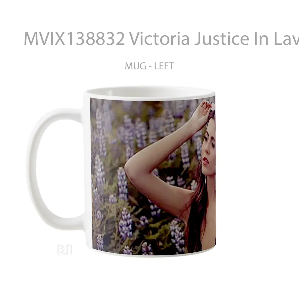 Mug Victoria Justice In Lavander Field Gelas Pemandangan Alam - All-side / Desain