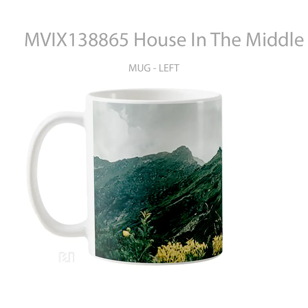 Mug House In The Middle Of The Forest On A Cloudy Day Gelas Pemandangan Alam - All-side / Desain