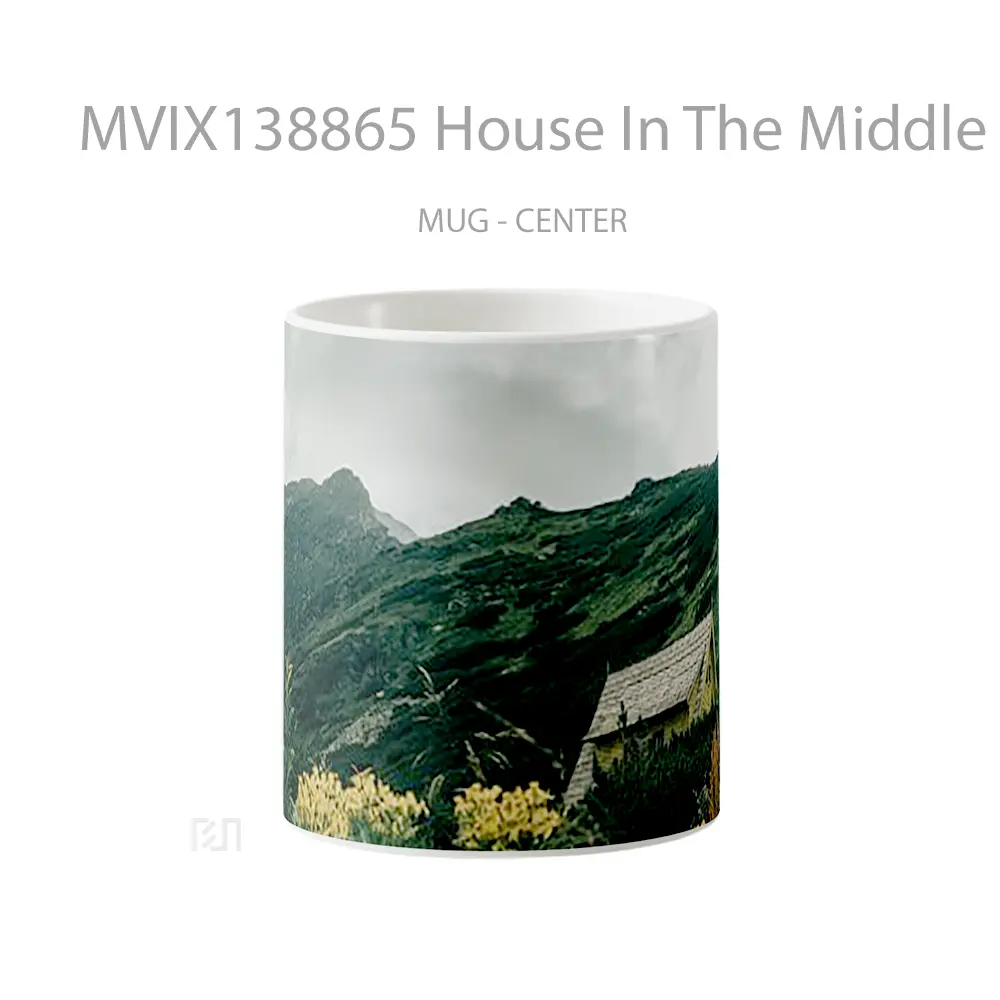 Mug House In The Middle Of The Forest On A Cloudy Day Gelas Pemandangan Alam