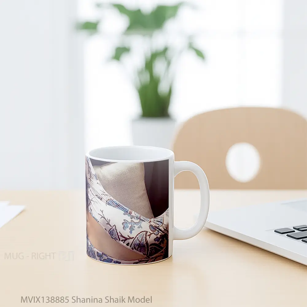 Mug Shanina Shaik Model Gelas Keramik Unik - All-side / Desain
